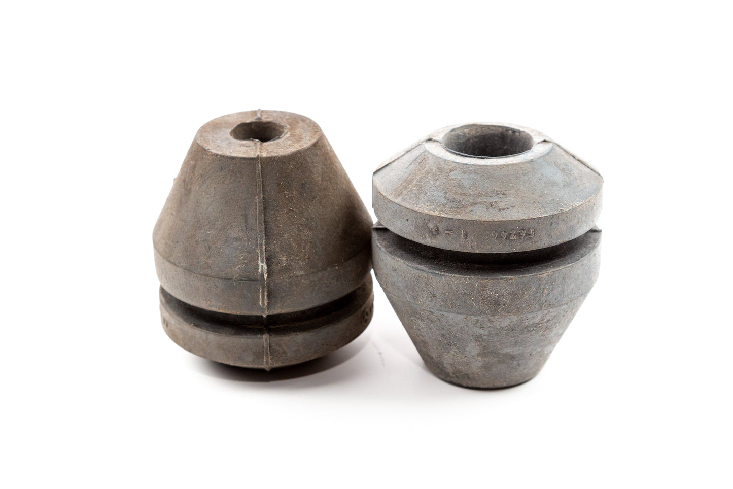 GUMMIBUCHSE
 VORNE LINKS UND RECHTS