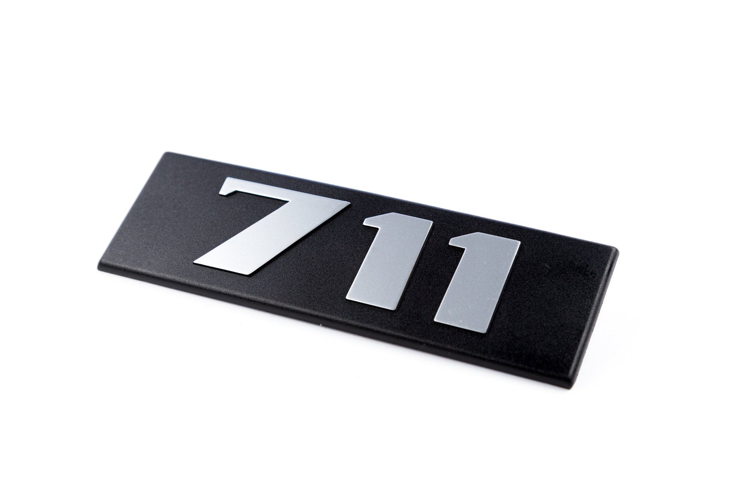 MODEL BEDŽ
VOZAČEVA I SUVOZAČEVA VRATA "711"